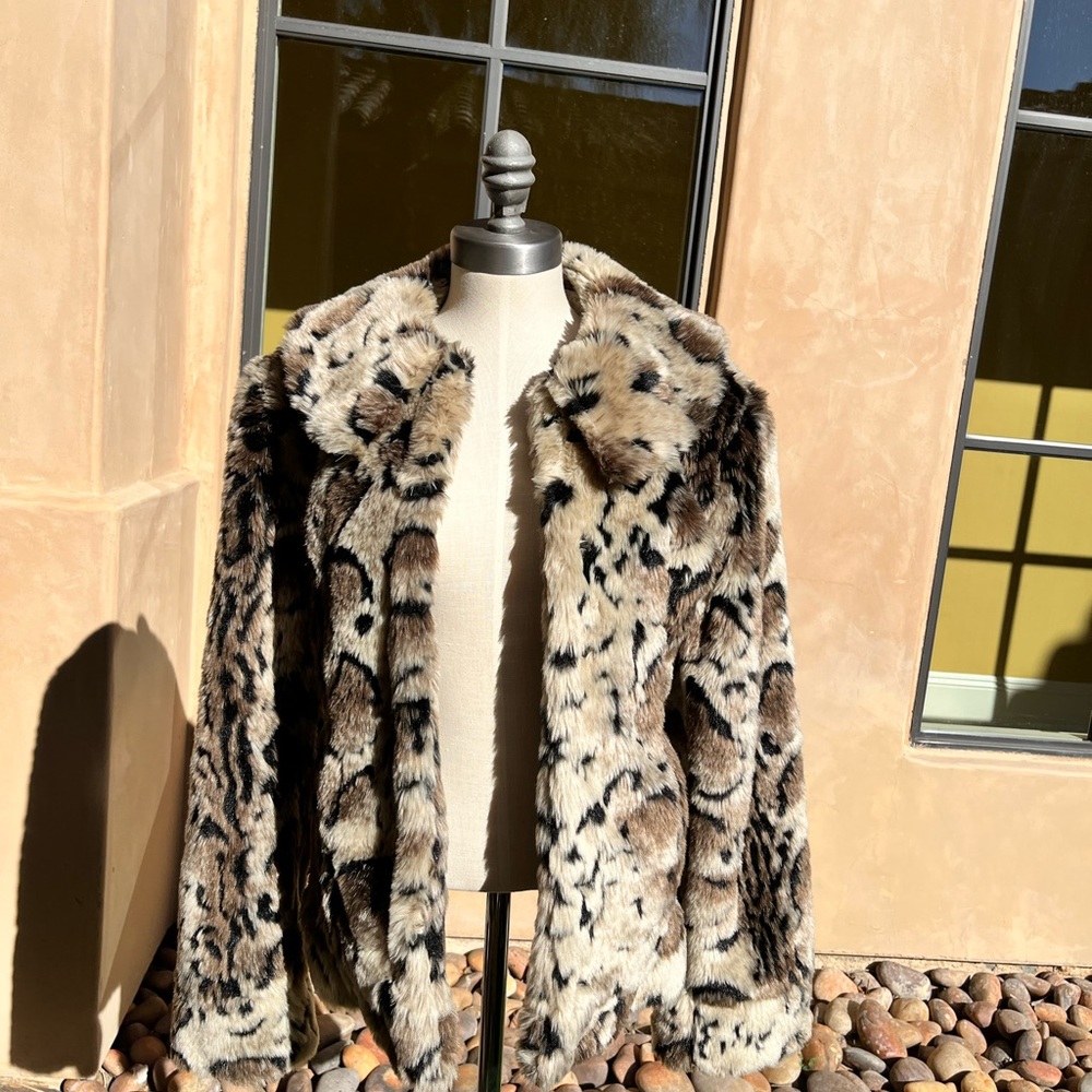 AMAZING faux fur Leopard coat - Picture 2 of 5